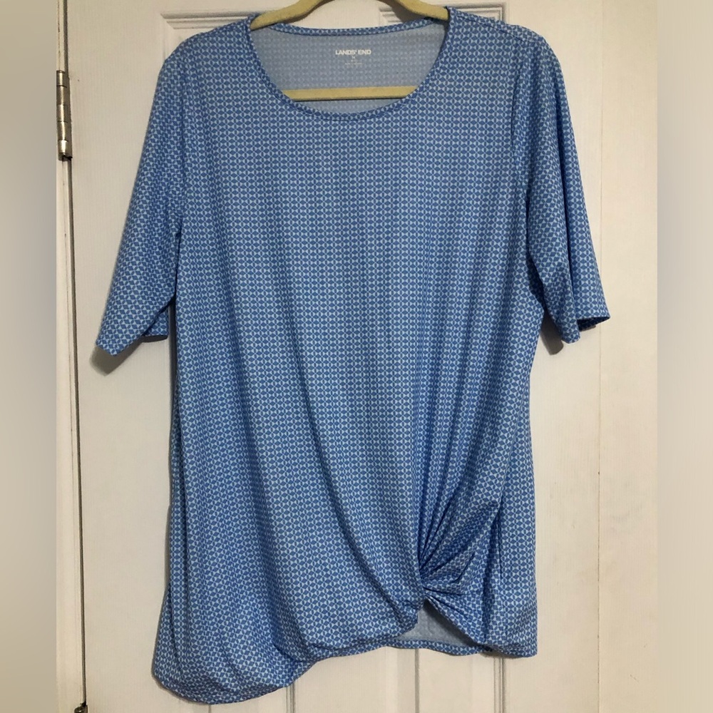 Lands End geometric blue‎ white shirt sleeve knotted shirt women’s medium 10/12
